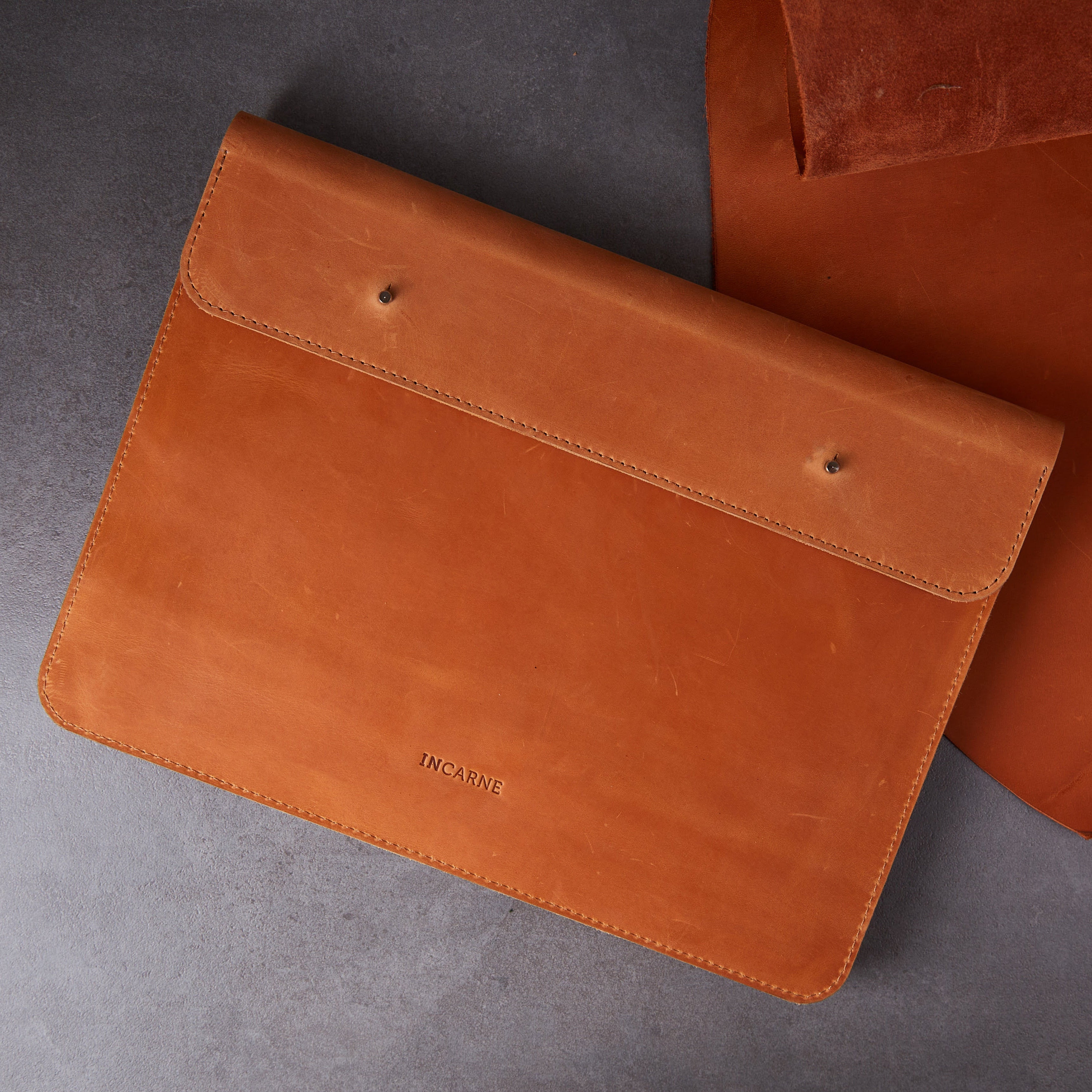 Elegancka osłona na laptopa, koniakowa (vintage)