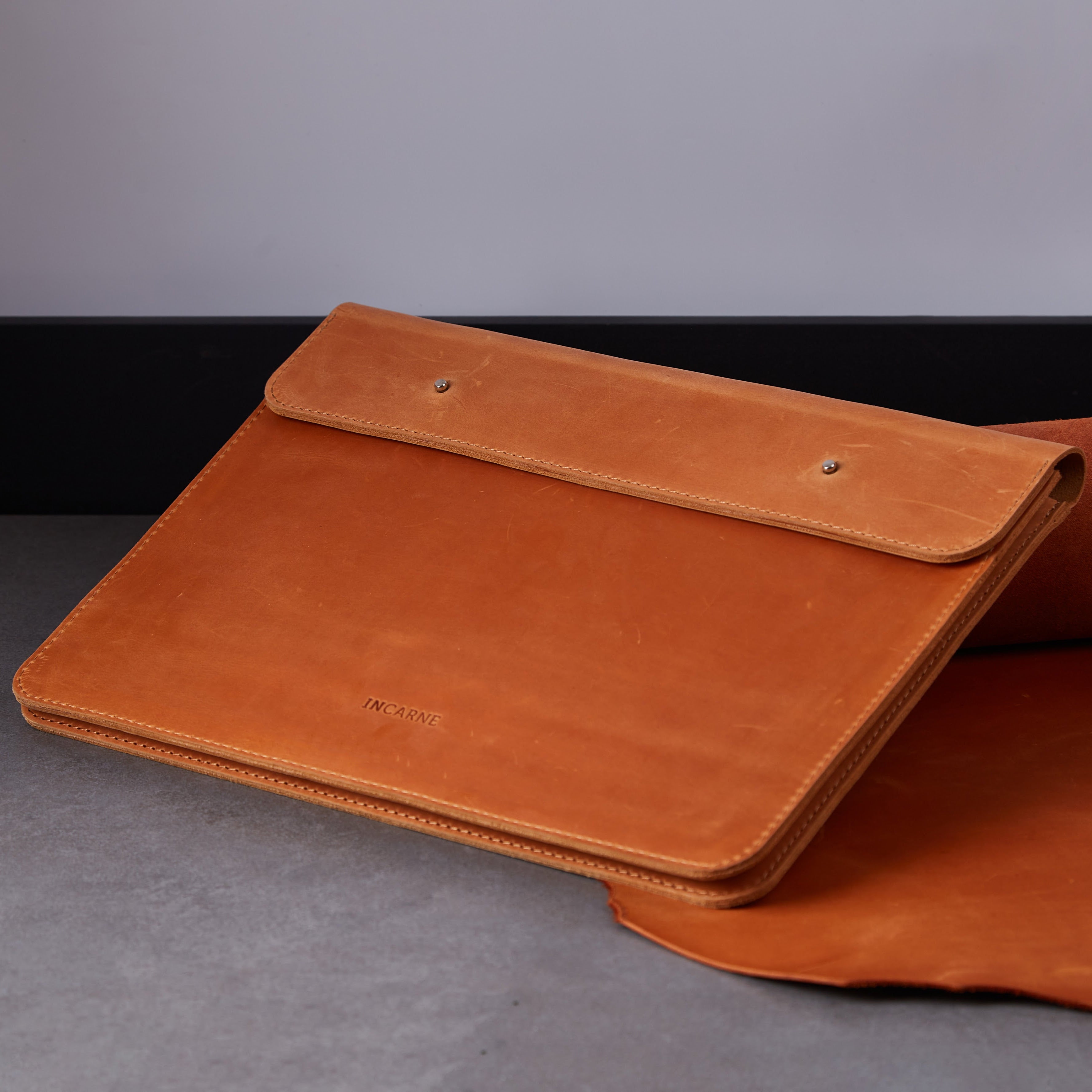 Husă pentru laptop Neat, Cognac (vintage)