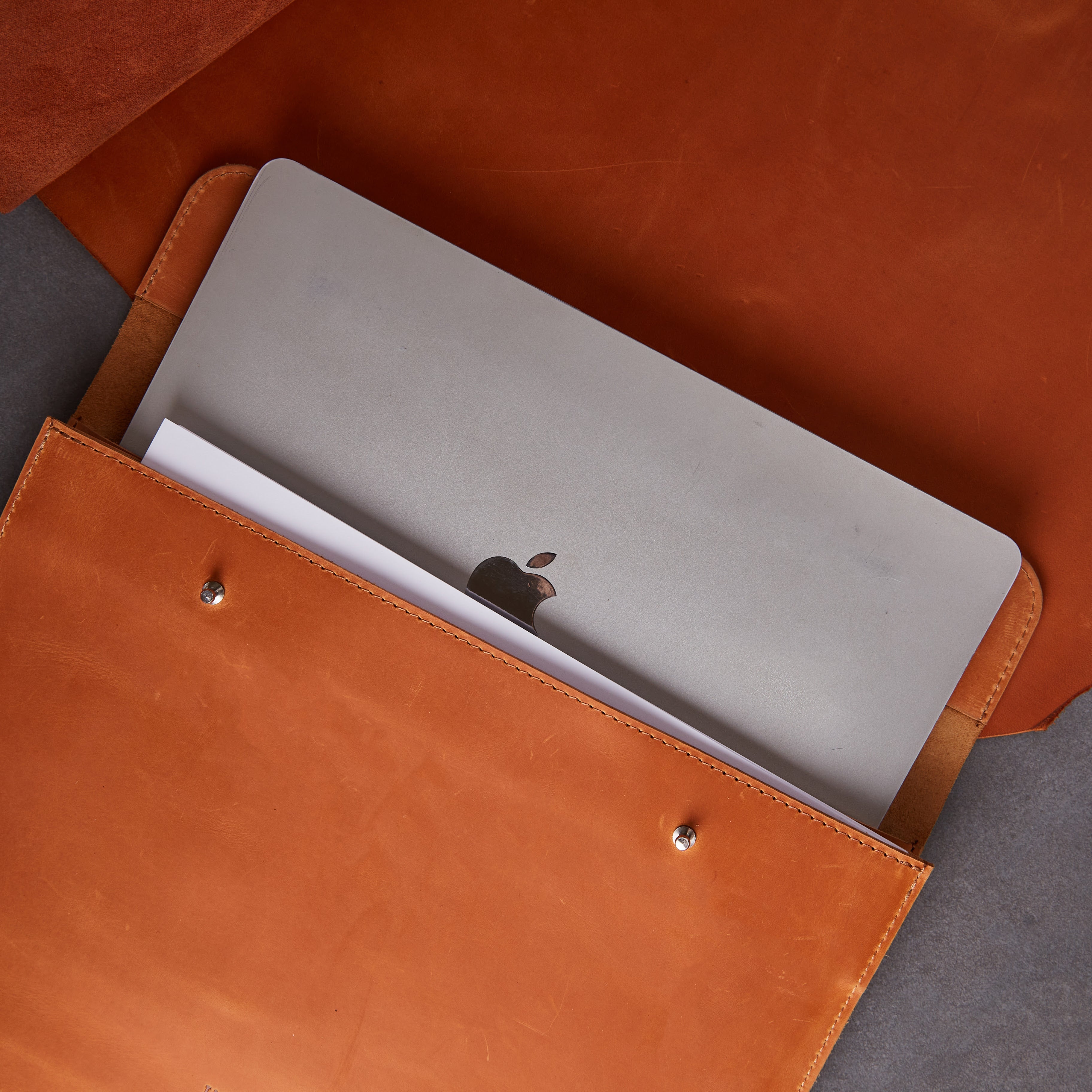 Husă pentru laptop Neat, Cognac (vintage)