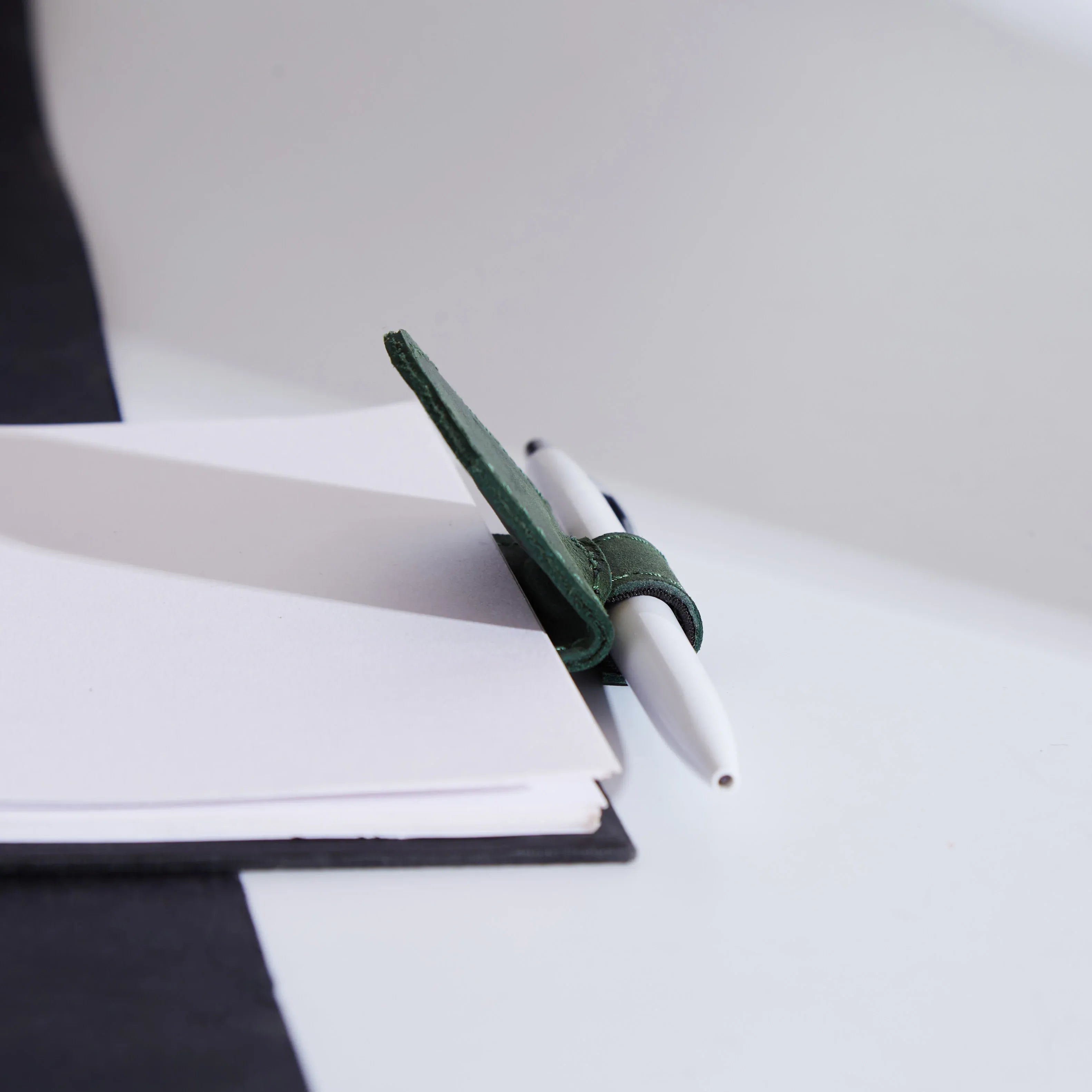 Magnetic bookmark Book Tag - INCARNE® Ukraine