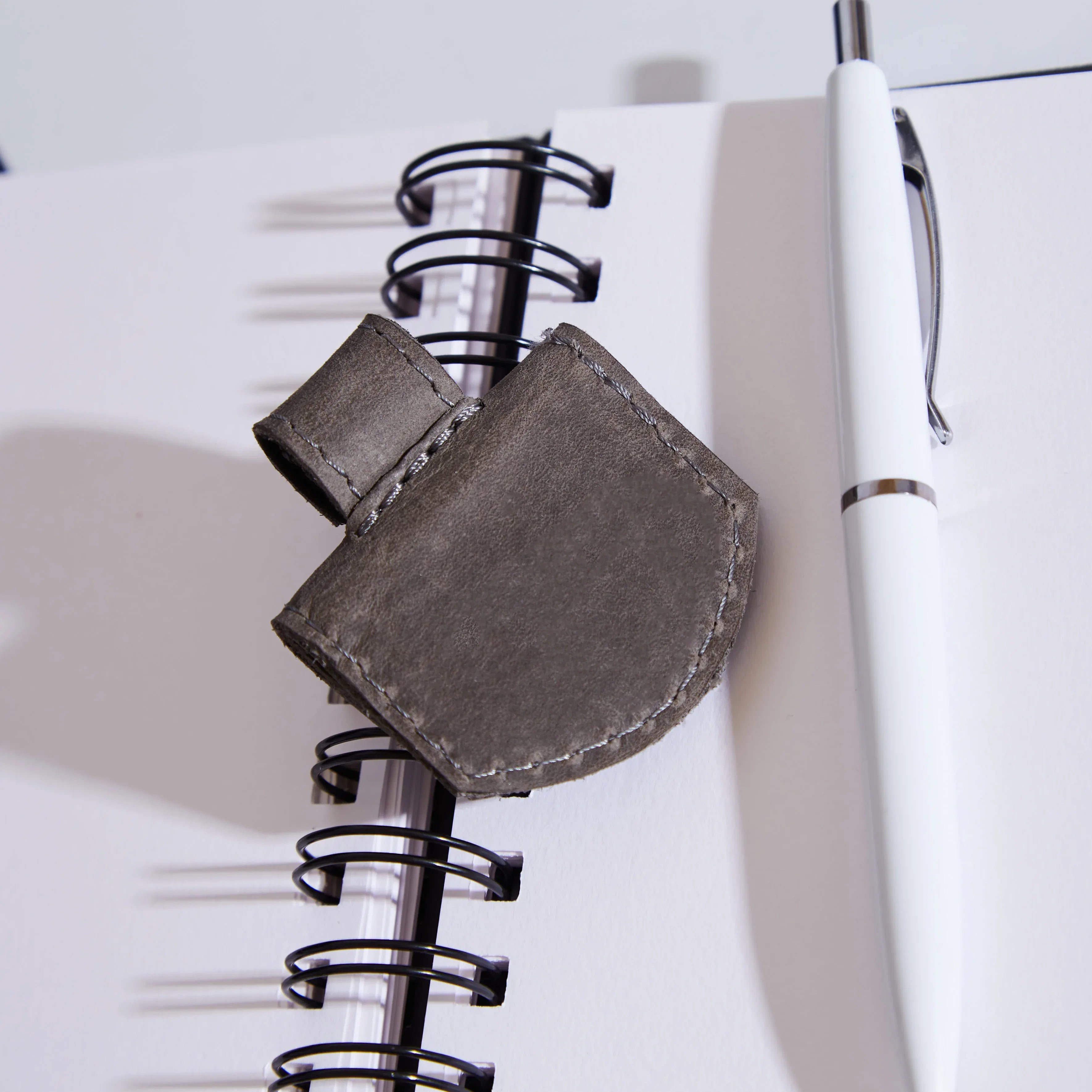 Magnetic bookmark Book Tag - INCARNE® Ukraine