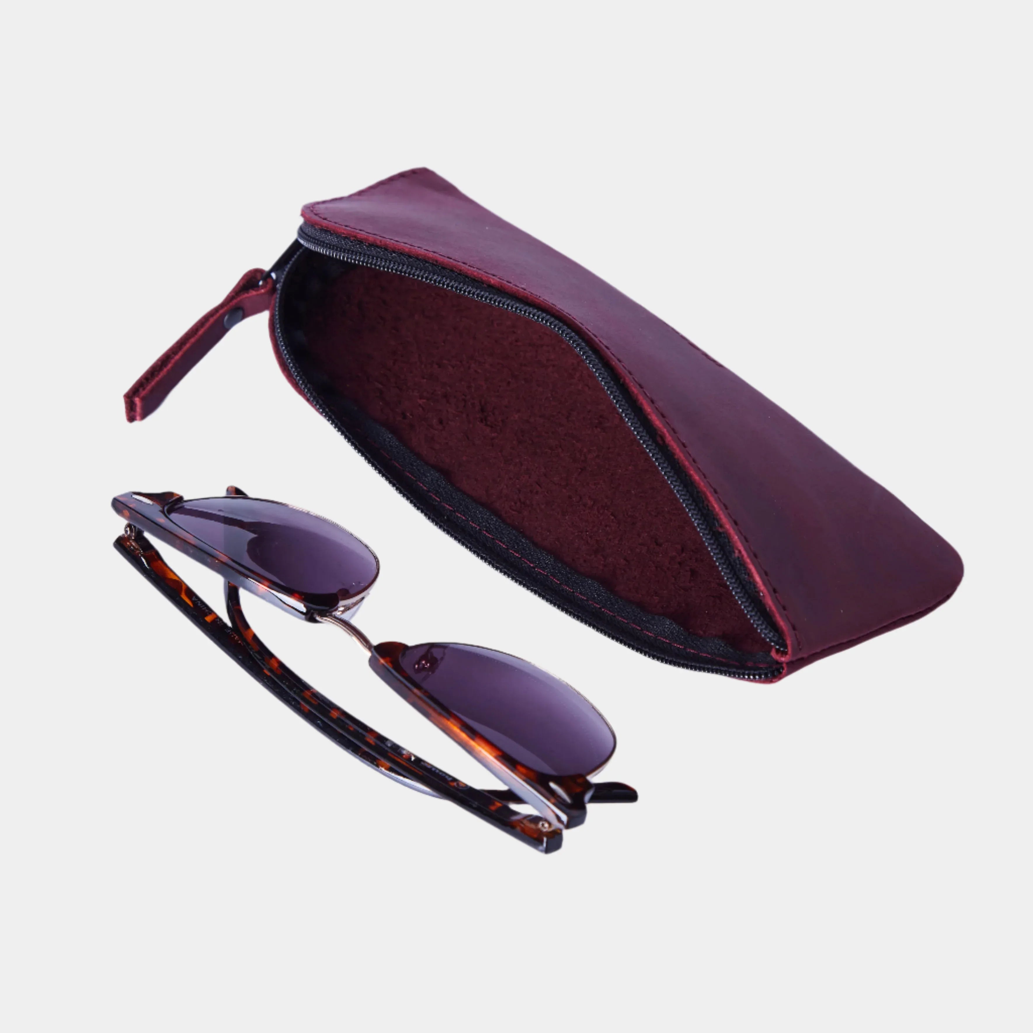 Leaf glasses case - INCARNE® Ukraine